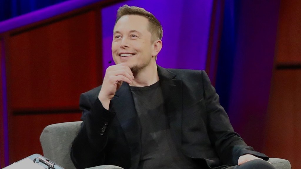 What has elon musk said about amber heard?